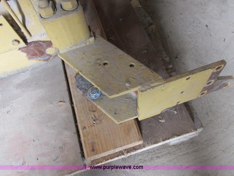 image for item Z9711 Caterpillar D333 six cylinder engine