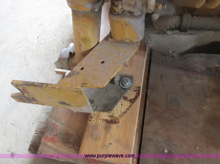 image for item Z9711 Caterpillar D333 six cylinder engine