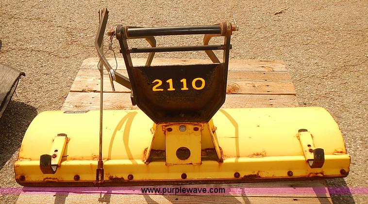 image for item BD9907 John Deere GT245 riding lawn mower