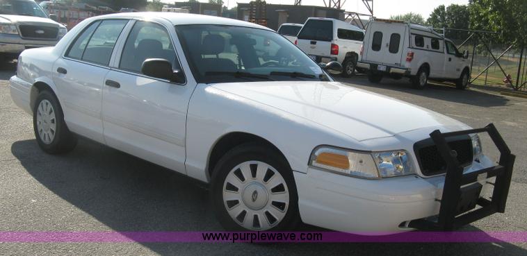 image for item E7917 2010 Ford Crown Victoria Police Interceptor