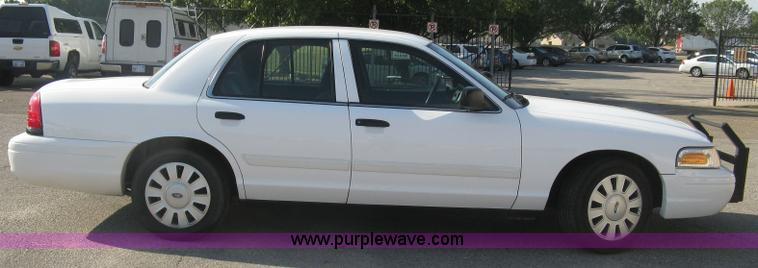 image for item E7917 2010 Ford Crown Victoria Police Interceptor