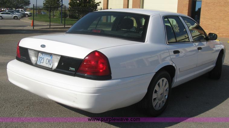 image for item E7917 2010 Ford Crown Victoria Police Interceptor