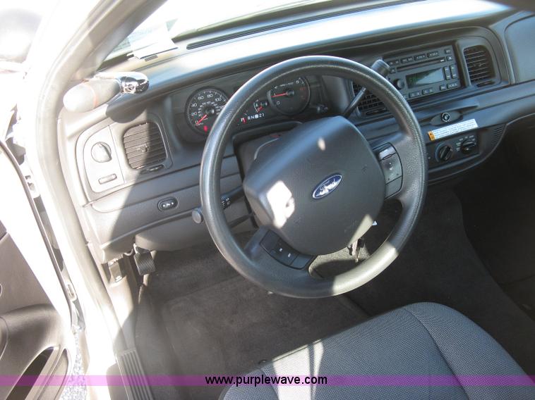 image for item E7917 2010 Ford Crown Victoria Police Interceptor