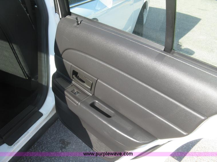 image for item E7917 2010 Ford Crown Victoria Police Interceptor