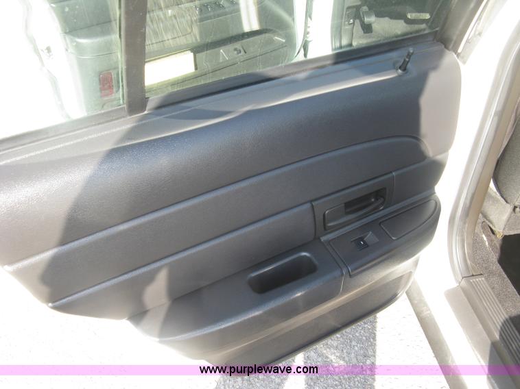 image for item E7917 2010 Ford Crown Victoria Police Interceptor