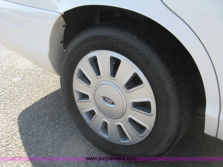 image for item E7917 2010 Ford Crown Victoria Police Interceptor