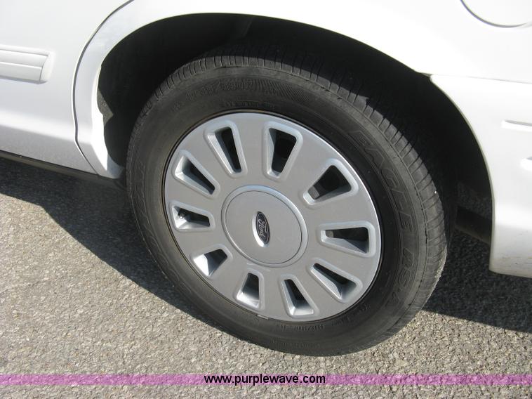 image for item E7917 2010 Ford Crown Victoria Police Interceptor