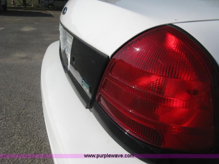 image for item E7917 2010 Ford Crown Victoria Police Interceptor