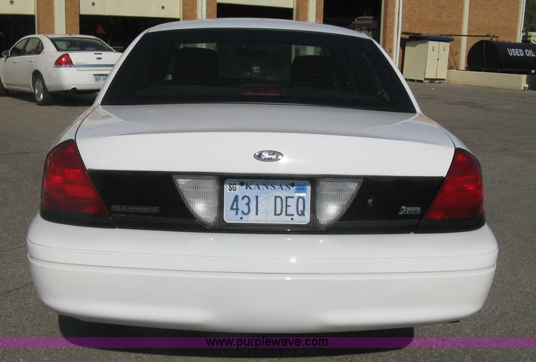 image for item E7918 2011 Ford Crown Victoria Police Interceptor