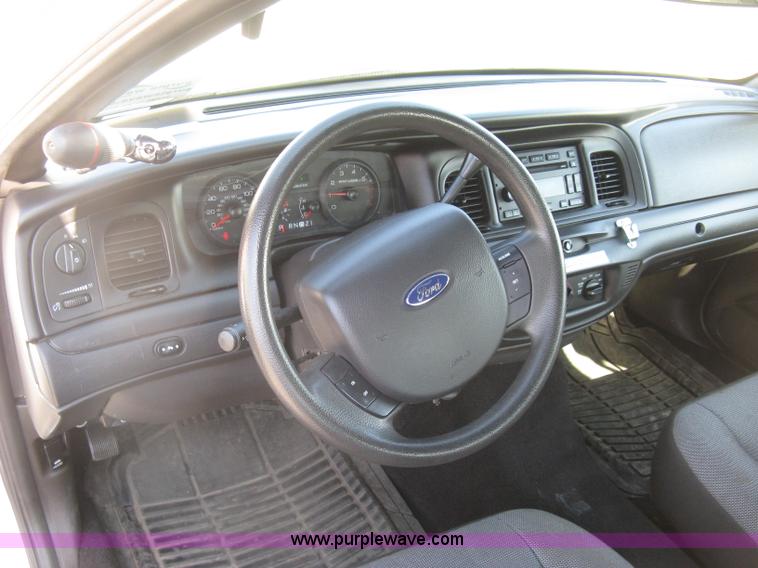 image for item E7918 2011 Ford Crown Victoria Police Interceptor