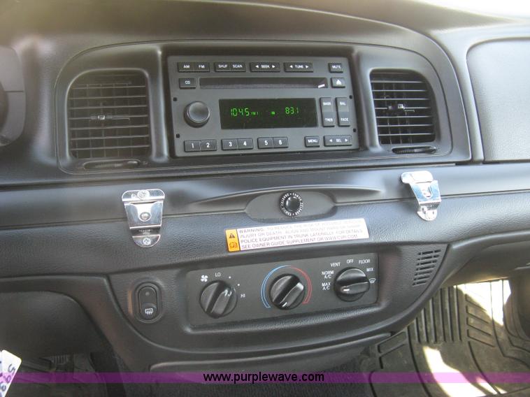 image for item E7918 2011 Ford Crown Victoria Police Interceptor