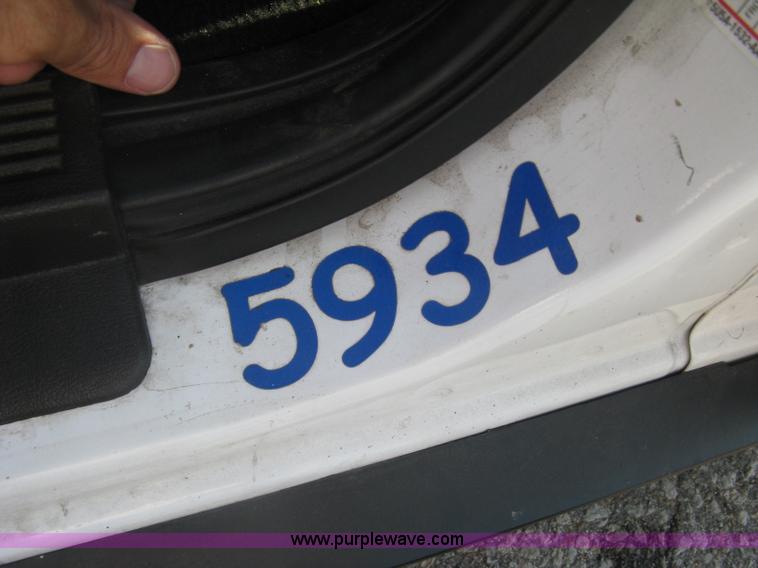 image for item E7918 2011 Ford Crown Victoria Police Interceptor