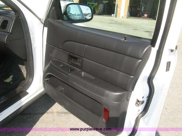 image for item E7918 2011 Ford Crown Victoria Police Interceptor