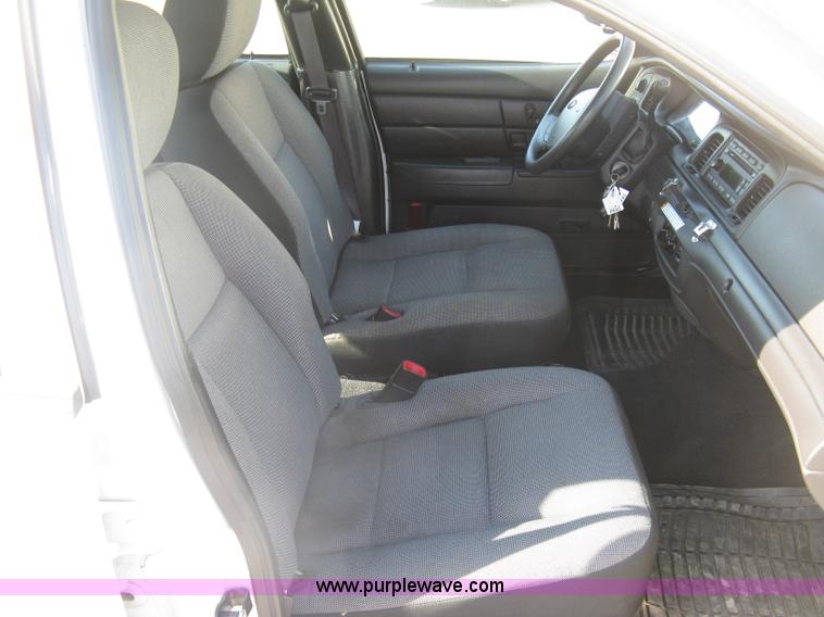 image for item E7918 2011 Ford Crown Victoria Police Interceptor