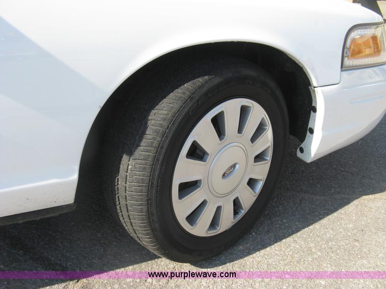 image for item E7918 2011 Ford Crown Victoria Police Interceptor