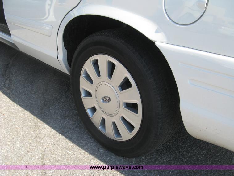 image for item E7918 2011 Ford Crown Victoria Police Interceptor