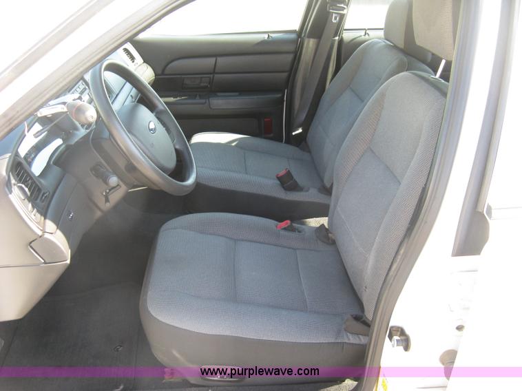 image for item E7919 2010 Ford Crown Victoria Police Interceptor