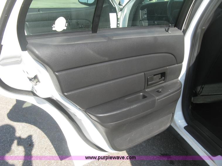 image for item E7919 2010 Ford Crown Victoria Police Interceptor