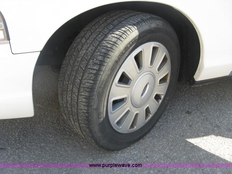 image for item E7919 2010 Ford Crown Victoria Police Interceptor