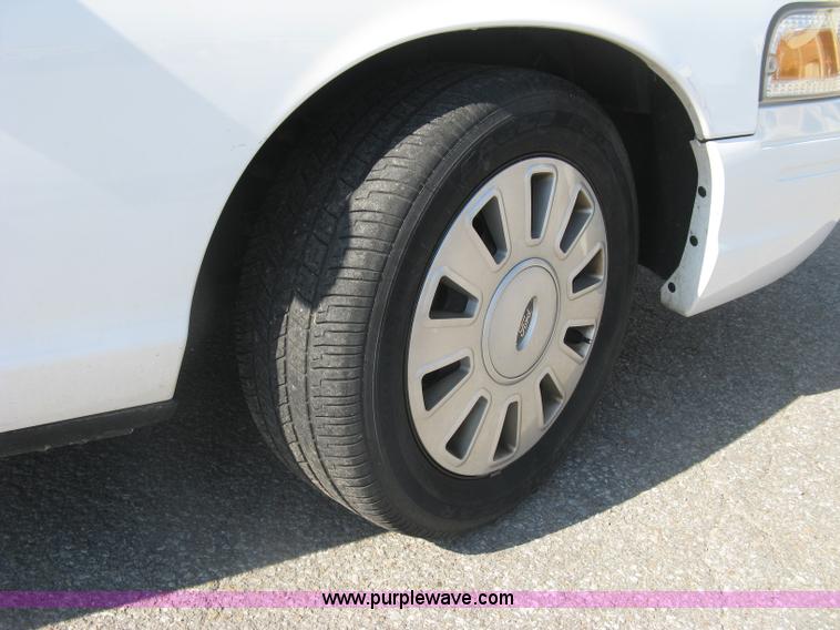 image for item E7919 2010 Ford Crown Victoria Police Interceptor