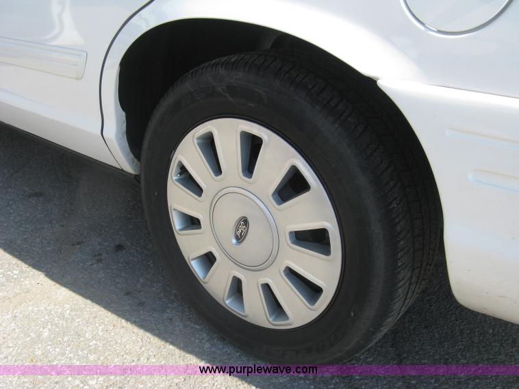 image for item E7919 2010 Ford Crown Victoria Police Interceptor