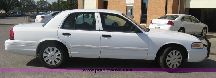 image for item E7920 2011 Ford Crown Victoria Police Interceptor