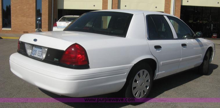 image for item E7920 2011 Ford Crown Victoria Police Interceptor