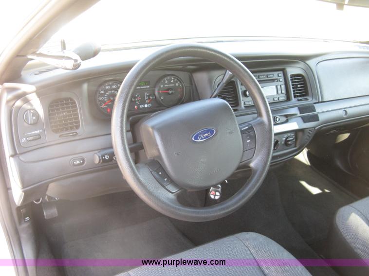image for item E7920 2011 Ford Crown Victoria Police Interceptor
