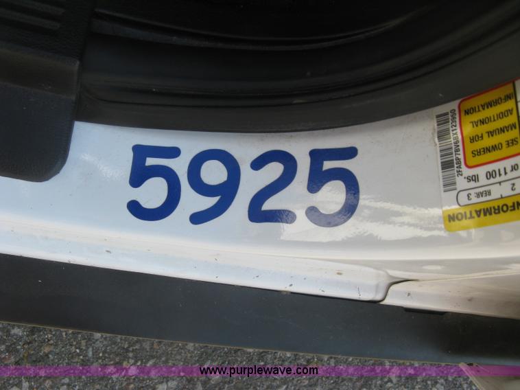 image for item E7920 2011 Ford Crown Victoria Police Interceptor