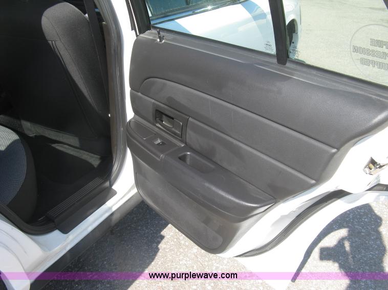 image for item E7920 2011 Ford Crown Victoria Police Interceptor