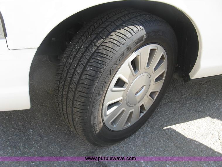 image for item E7920 2011 Ford Crown Victoria Police Interceptor