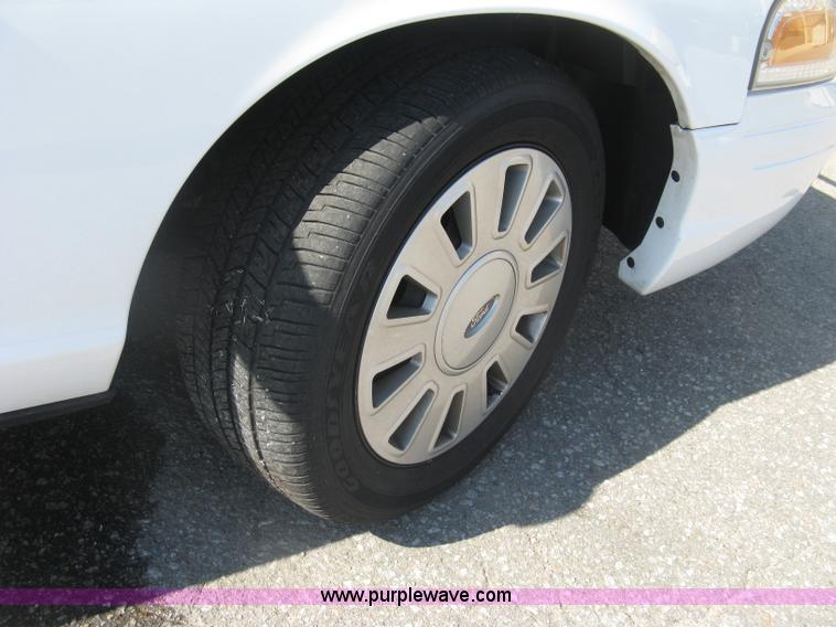 image for item E7920 2011 Ford Crown Victoria Police Interceptor