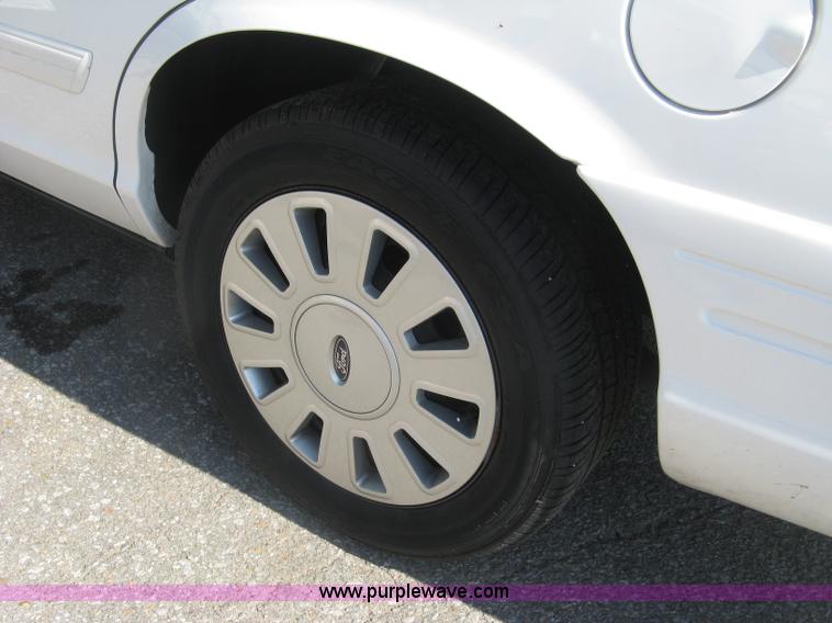 image for item E7920 2011 Ford Crown Victoria Police Interceptor