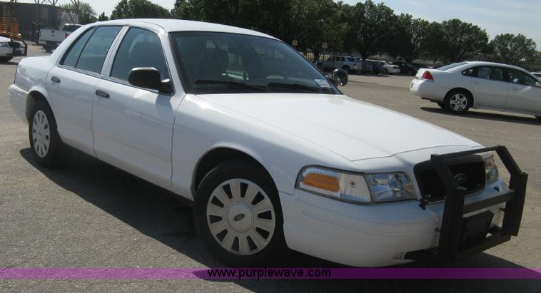 image for item E7921 2011 Ford Crown Victoria Police Interceptor