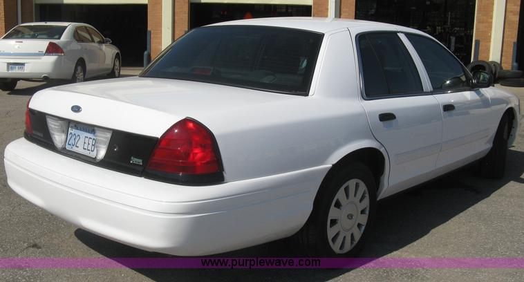 image for item E7921 2011 Ford Crown Victoria Police Interceptor