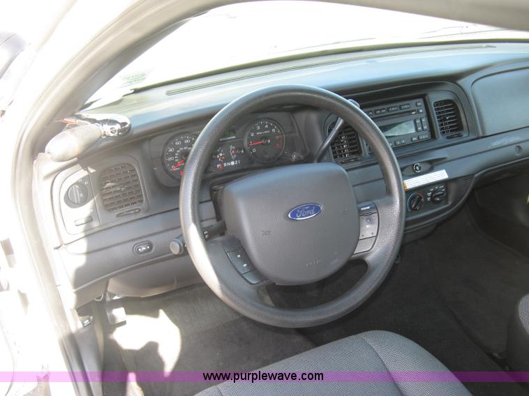 image for item E7921 2011 Ford Crown Victoria Police Interceptor