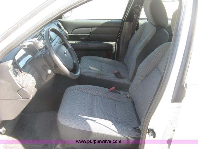 image for item E7921 2011 Ford Crown Victoria Police Interceptor
