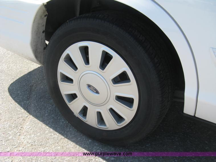 image for item E7921 2011 Ford Crown Victoria Police Interceptor