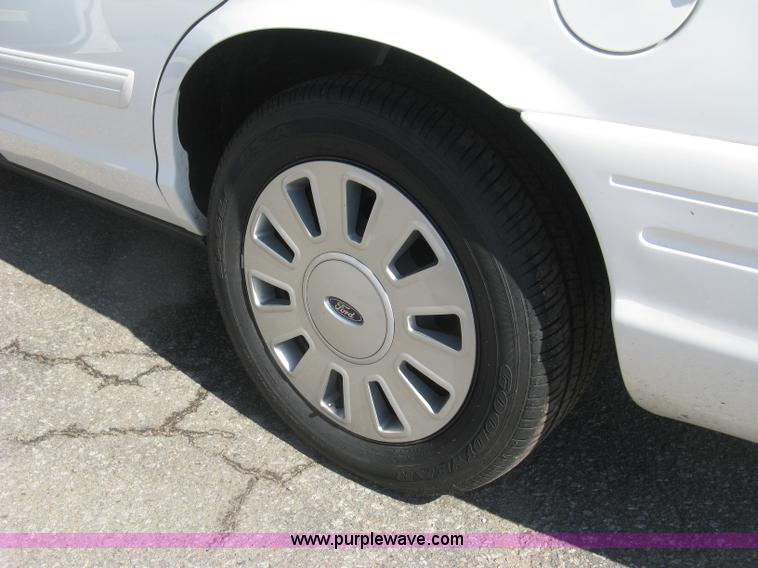 image for item E7921 2011 Ford Crown Victoria Police Interceptor