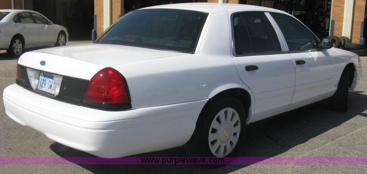 image for item E7922 2007 Ford Crown Victoria Police Interceptor