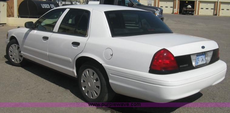image for item E7922 2007 Ford Crown Victoria Police Interceptor