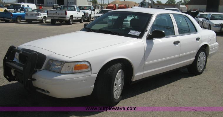 image for item E7922 2007 Ford Crown Victoria Police Interceptor