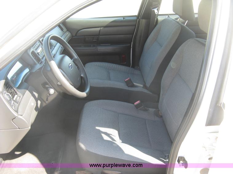 image for item E7922 2007 Ford Crown Victoria Police Interceptor