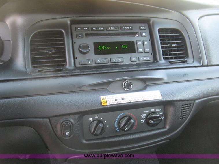 image for item E7922 2007 Ford Crown Victoria Police Interceptor