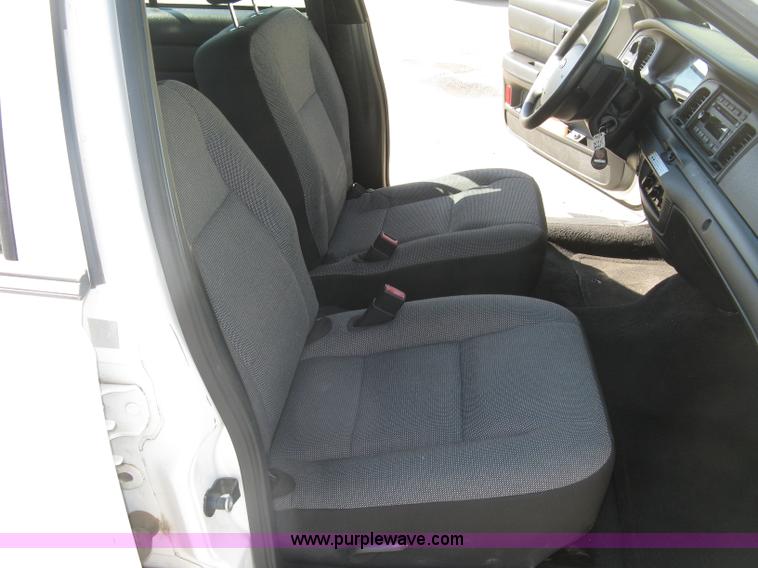 image for item E7922 2007 Ford Crown Victoria Police Interceptor
