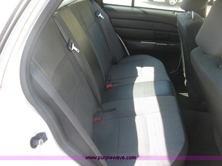 image for item E7922 2007 Ford Crown Victoria Police Interceptor