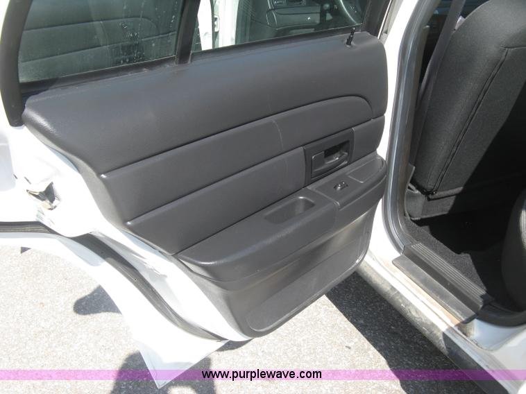 image for item E7922 2007 Ford Crown Victoria Police Interceptor