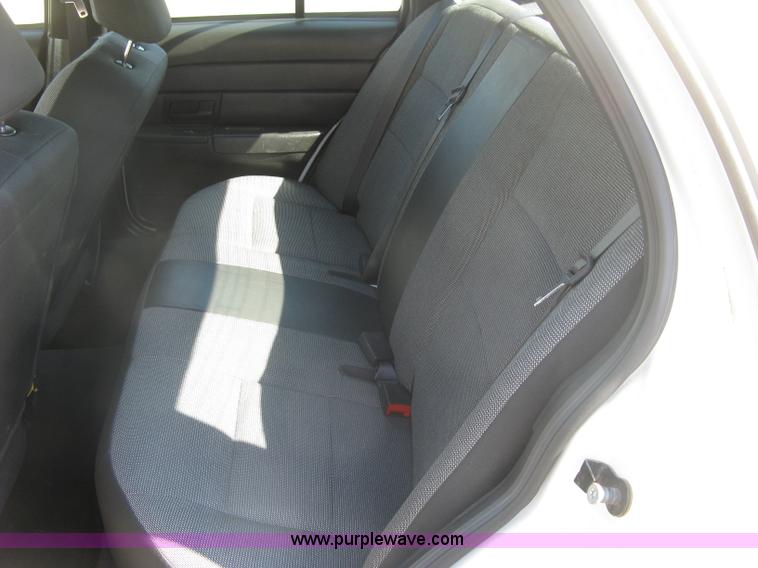 image for item E7922 2007 Ford Crown Victoria Police Interceptor