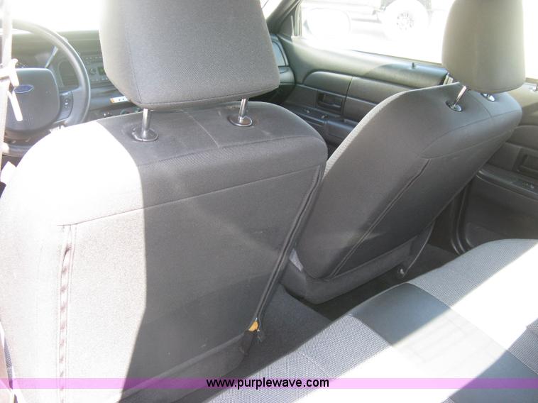 image for item E7922 2007 Ford Crown Victoria Police Interceptor