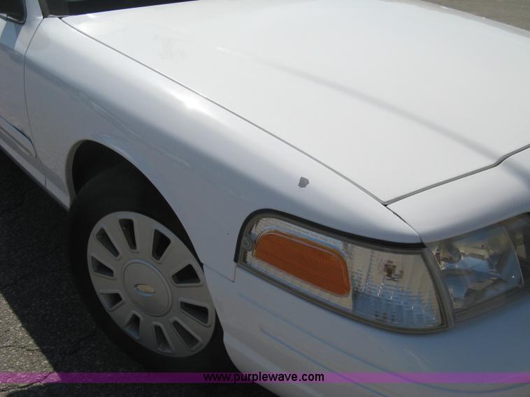 image for item E7922 2007 Ford Crown Victoria Police Interceptor